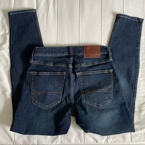 Super Skinny Hollister Jeans 28!